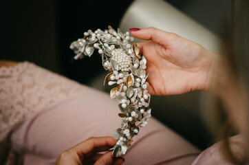 Detalle de diadema de novia