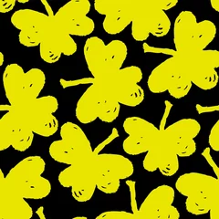 Poster Im Rahmen Hand drawn yellow clover leaf background. Seamless pattern. Vector background © pashabo