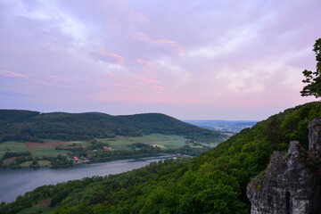 Fototapeta na wymiar Sonnenaufgang über dem Happurger Stausee