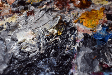 Photo of the artist's palette. Oil paint.
