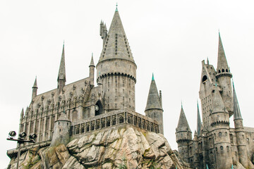 Naklejka premium Los Angeles, USA - December, 2019 Hogwarts Castle, The Wizard World of Harry Potter in Universal Studios Hollywood