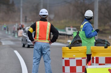 Fototapeta premium 道路工事を管理する現場監督 