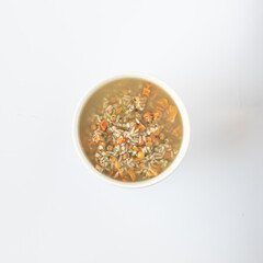 sopa de arroz y vegetales