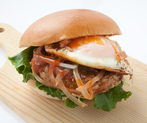 　手作りバーガー