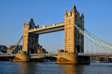Fototapeta na wymiar The beautiful tower bridge of London with a blue sky in the background