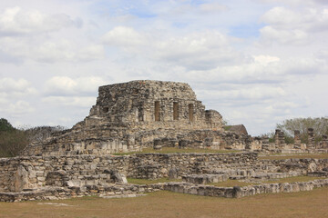 Fototapeta na wymiar Ruins of the ancient Mayan city at Mayapan in Mexico. Mayapan was the political and cultural capital of the Maya in the Yucatán Peninsula during the Late Post-Classic period (1220s to 1440s).