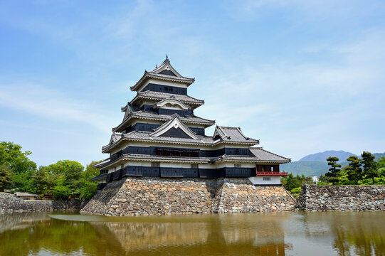 松本城 の画像 4 002 件の Stock 写真 ベクターおよびビデオ Adobe Stock