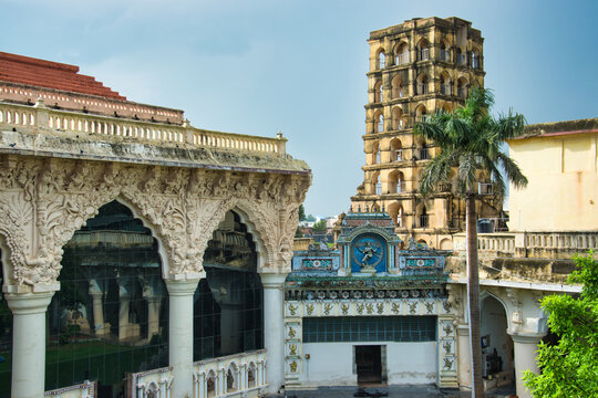 The Thanjavur Maratha Palace Complex in Thanjavur is the official residence of the Bhonsle family 