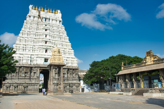 View on the Kanchi Varadaraj Temple in Kanchipuram. Tamil Nadu, India