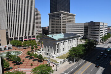 Obraz na płótnie Canvas skyline of Dayton. Looking over Montgomery Courthouse & Courthouse Square, downtown Dayton, OH