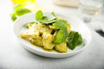 Potato salad with spinach and pesto sauce