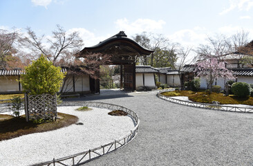 二尊院　勅使門　京都市嵯峨