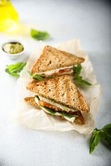 Grilled sandwiches with chicken and mozzarella