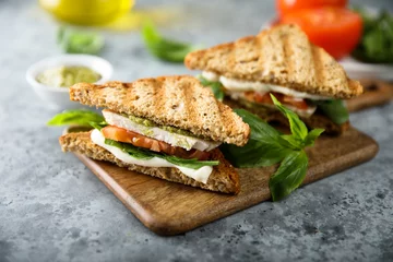 Papier Peint photo Lavable Snack Grilled sandwiches with chicken and mozzarella