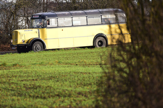 Historischer Saurer-Postbus in Steyr, &Ouml;sterreich, Europa - Historic Saurer Postbus in Steyr, Austria, Europe