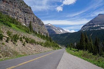 Fototapeta premium Mountain scenery in Glacier National Park in Montana USA