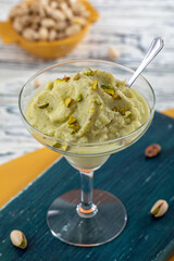 granita siciliana di pistacchio in bicchiere
