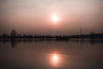 Fototapeta na wymiar sunrise over the river