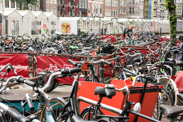 Fahrradplatz in Amsterdam.