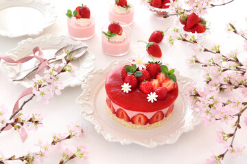 おうちでお花見　いちごのムースケーキ　フレジェ　いちごケーキ