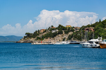 Naklejka premium Port italien en été