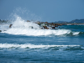 Fototapeta premium 波の高い大原海岸 千葉県いすみ市