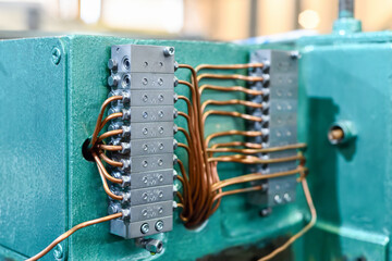 Hydraulic pressure control system for mechanical equipment with copper pipes.
