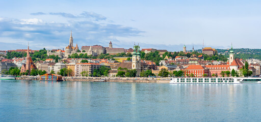 Fototapeta premium Buda side of Budapest with Fisherman Bastion and Danube river, Hungary