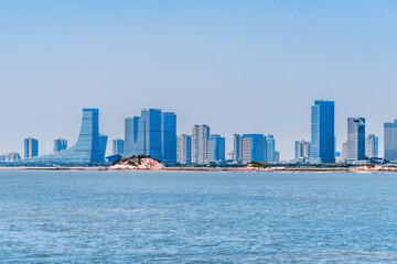 Obraz premium CBD building in the central city of Xiamen by the sea in Xiamen, Fujian, China