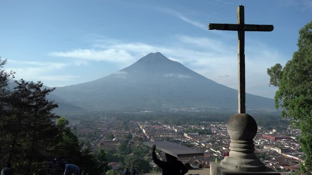 Ciudad de Antigua y Volc&aacute;n de Agua Guatemala.