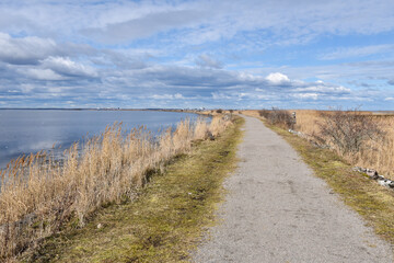 Fototapeta na wymiar Footpath along the coastline