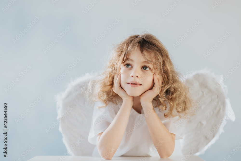 Wall mural innocent angel