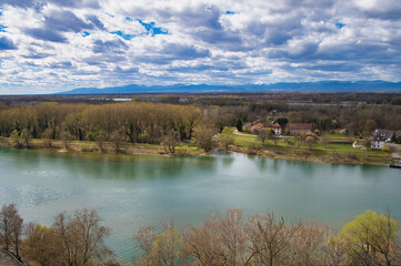 Blick auf den Rhein von der Limburg in Sasbach im Kaiserstuhl