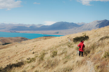 Fototapeta na wymiar A Hiking path close to Mount Cook observatory in New Zealand.