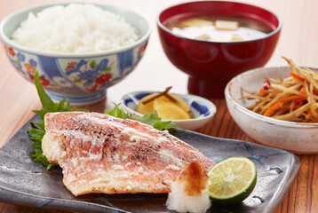 赤魚の酒粕焼定食