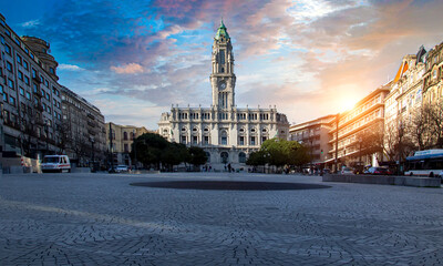 Avenida Dos Aliados in front of Porto Municipality building