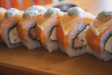 sushi with lemo and lemon sauce