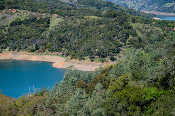 Fototapeta na wymiar view of the lake