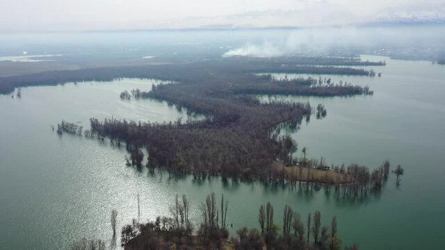 Zigzag-shaped island from a bird's eye view.