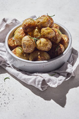 oven baked potatoes with rosemary