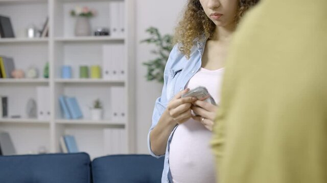 Single expecting mother receiving alimony from husband, marriage separation