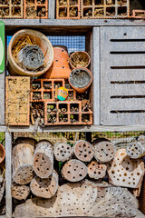 Hôtel à insectes dans un parc