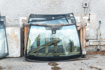 Auto glass replacement and repair service