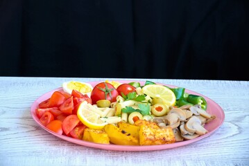 salad with shrimps and vegetables