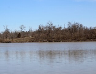 A beautiful of the lake in the countryside on a sunny day.