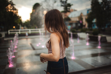 Fototapeta premium woman walking in the city