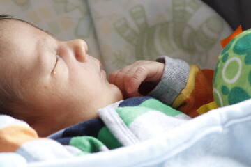 Ni&ntilde;o bebe var&oacute;n 