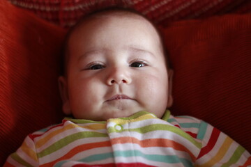 Ni&ntilde;o bebe var&oacute;n 