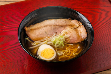 普通の醤油ラーメン　Food of soy sauce ramen Japan