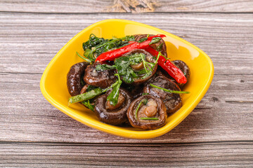 Marinated shiitake mushrooms with herbs